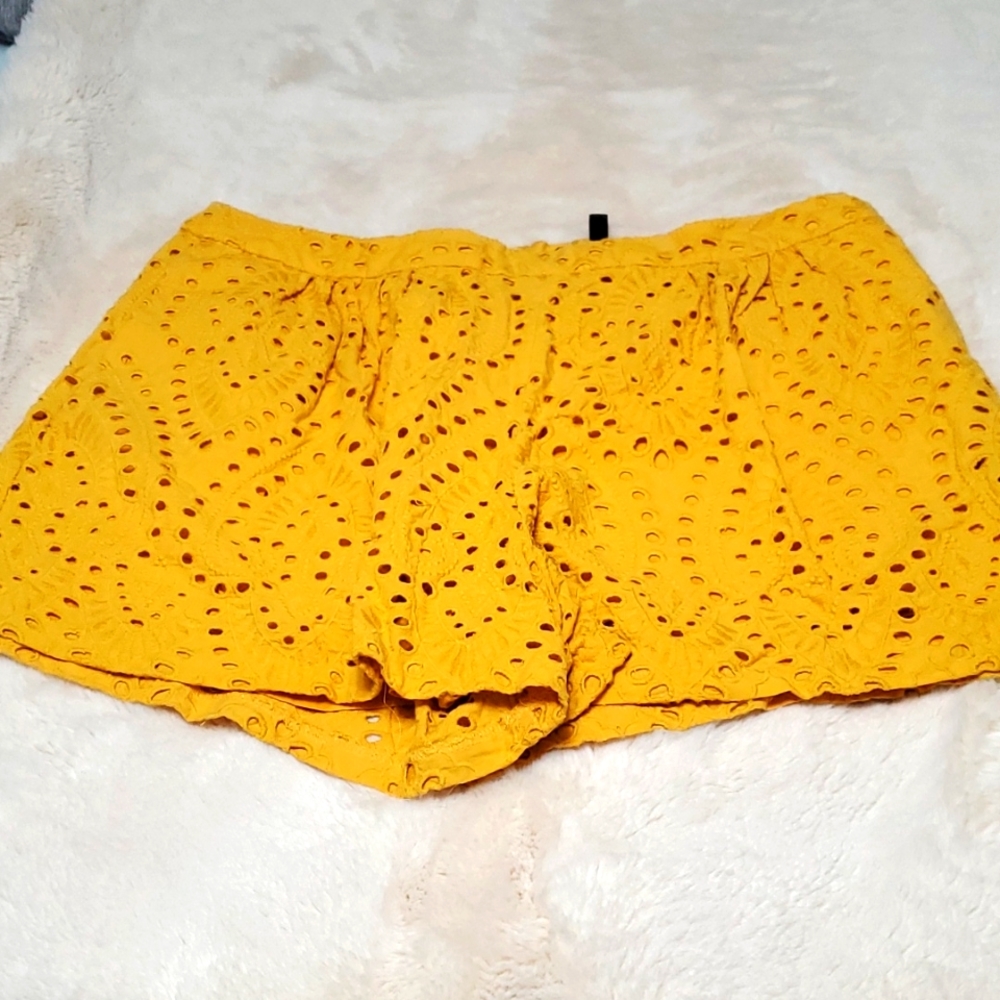 BCBG eyelit shorts